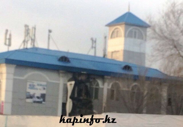 Всю ночь с 10 на 11 марта в Капшагае тушили пожар на автовокзале.